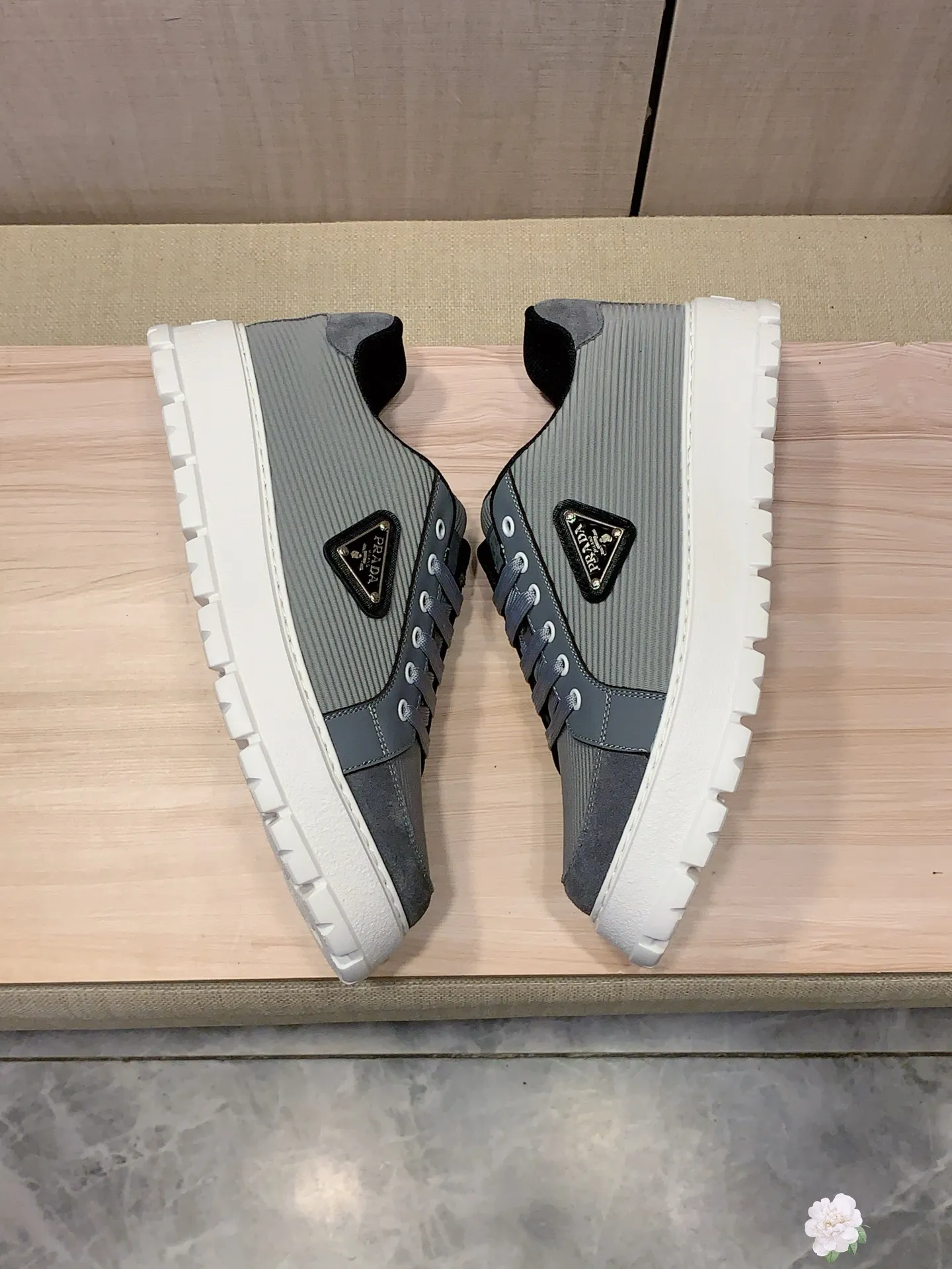 Men's Men's Shoes💰442💰💰🎩🎩[Lightning][Lightning] "PRADA*" The latest and most popular casual shoes, top brand [seduce] luxury ~ purchasing agency, top quality ~. [Strong] The upper is made of imported breathable and polished cowhide material ➕ Breathable sheepskin feet (•) with fine workmanship. Original stylish and stylish soft rubber wear-resistant and non-slip outsole, light and comfortable on the feet, the real thing looks better when photographed, 305: code: 38-44, 3️⃣ colors selected